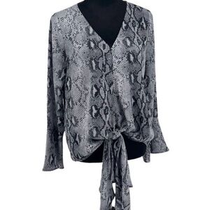 Boutique Entro Black and Gray Reptile Pattern Accessory